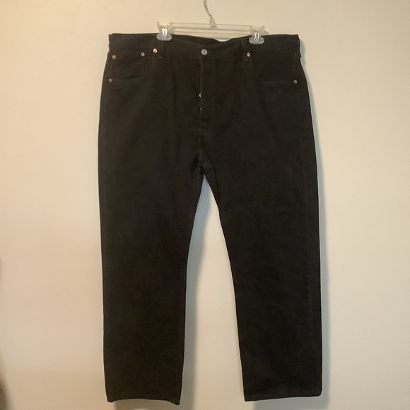 Levi’s men’s black 501 denim black jeans size w44. L32 button fly straight
